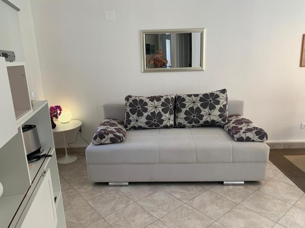 Apartment Mediterranes M. Terrasse Veli Losinj
