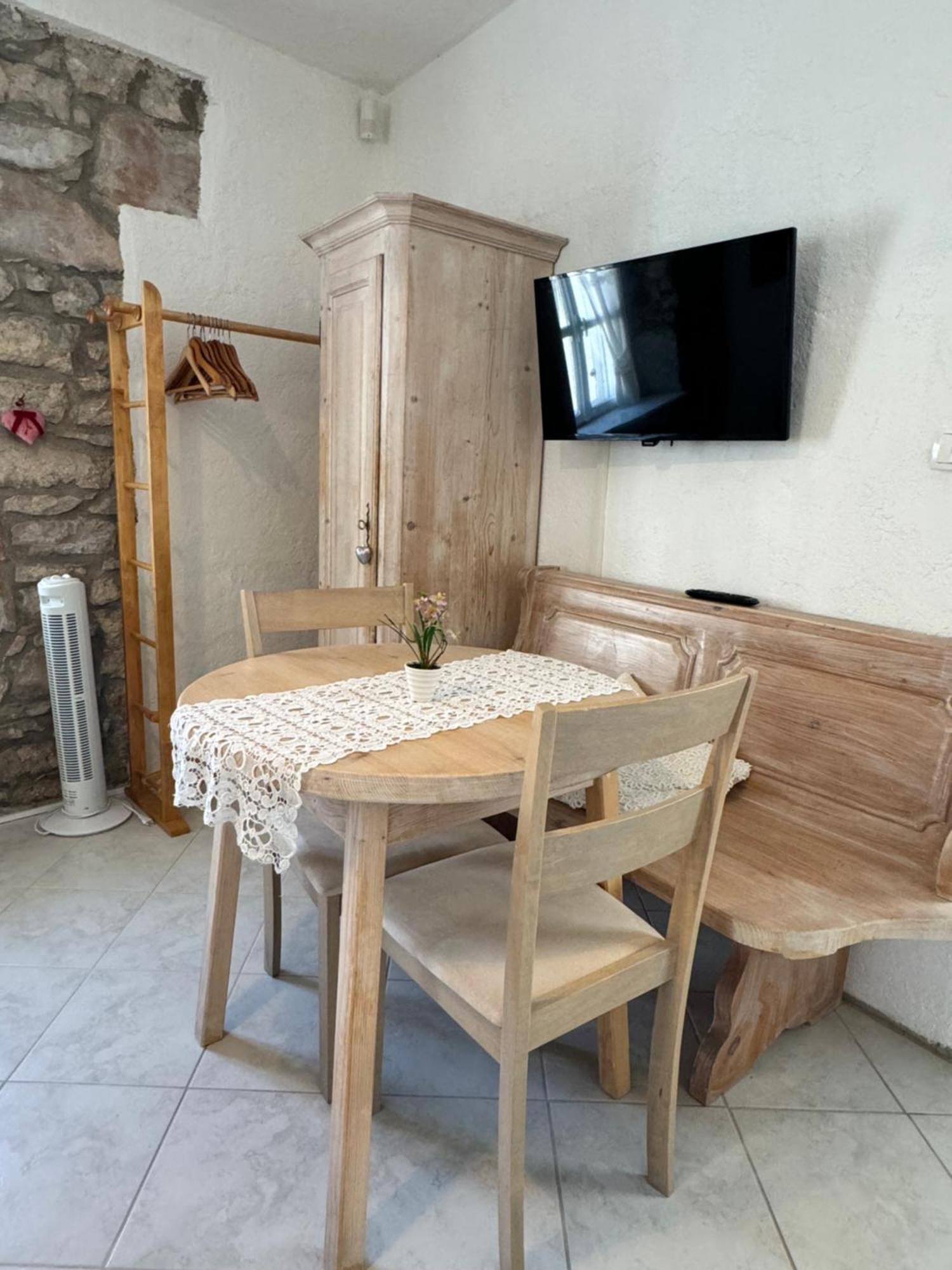Mediterranes M. Terrasse Veli Losinj